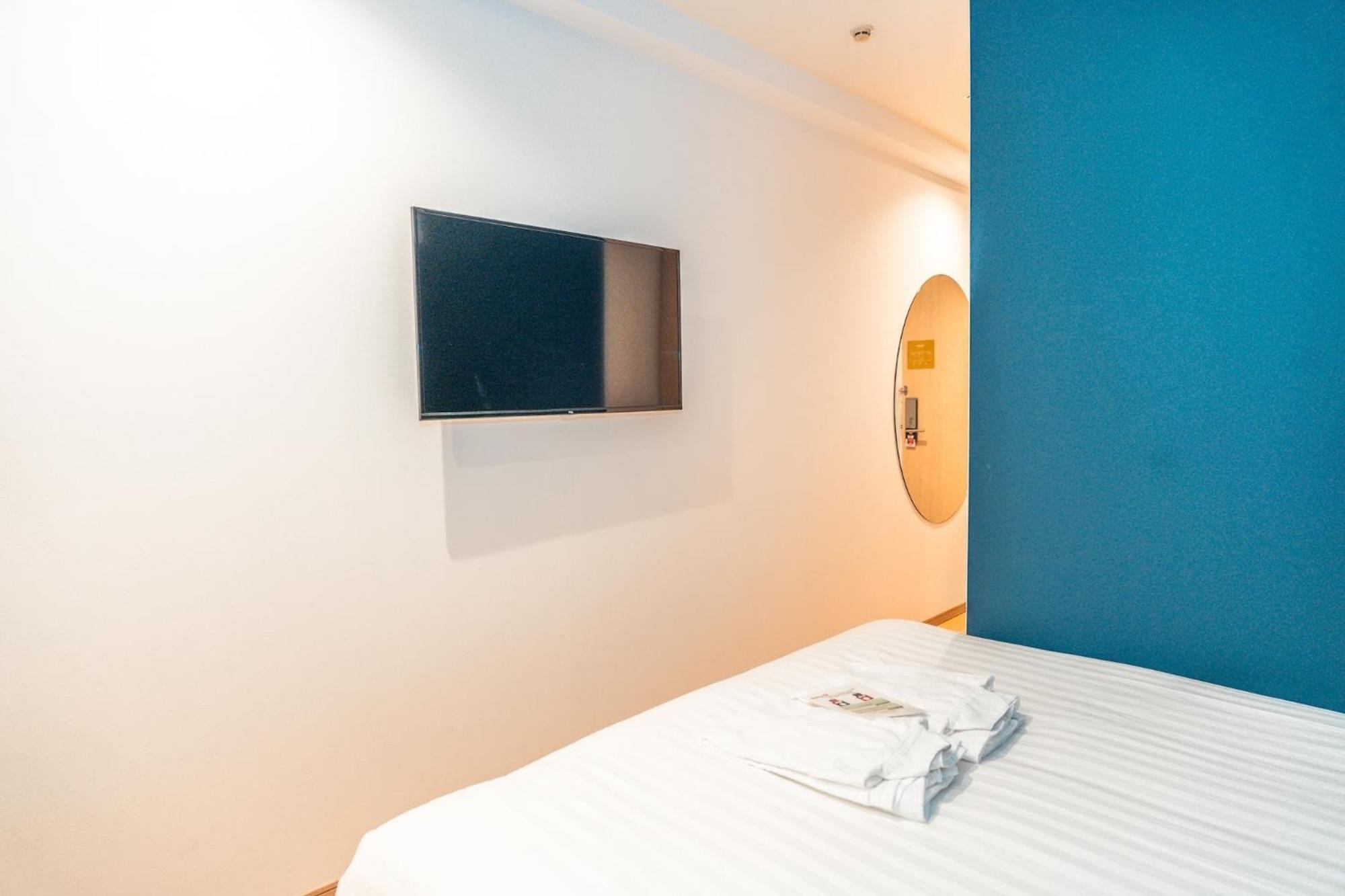 Travelodge Honmachi Осака Екстериор снимка