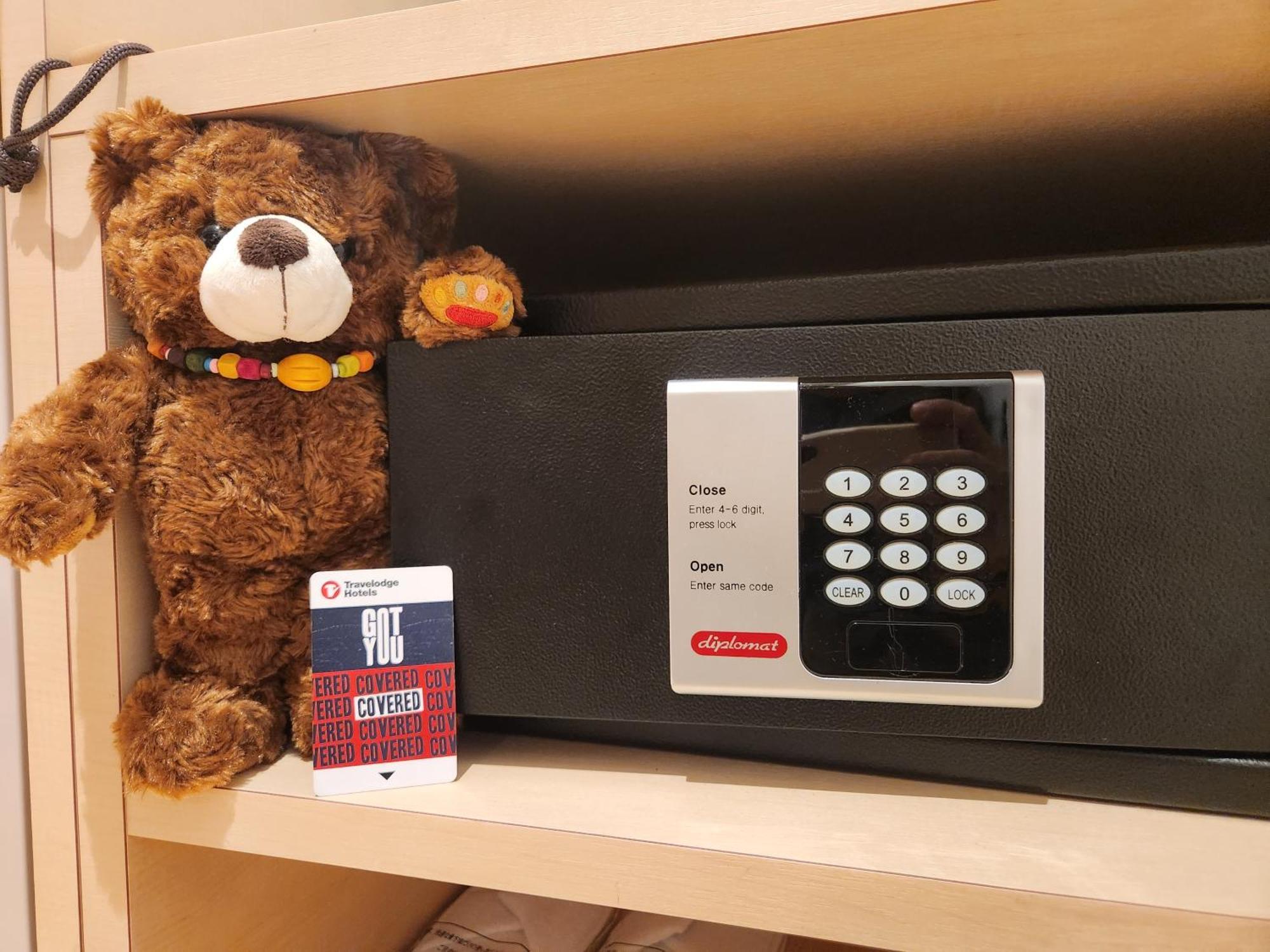 Travelodge Honmachi Осака Екстериор снимка