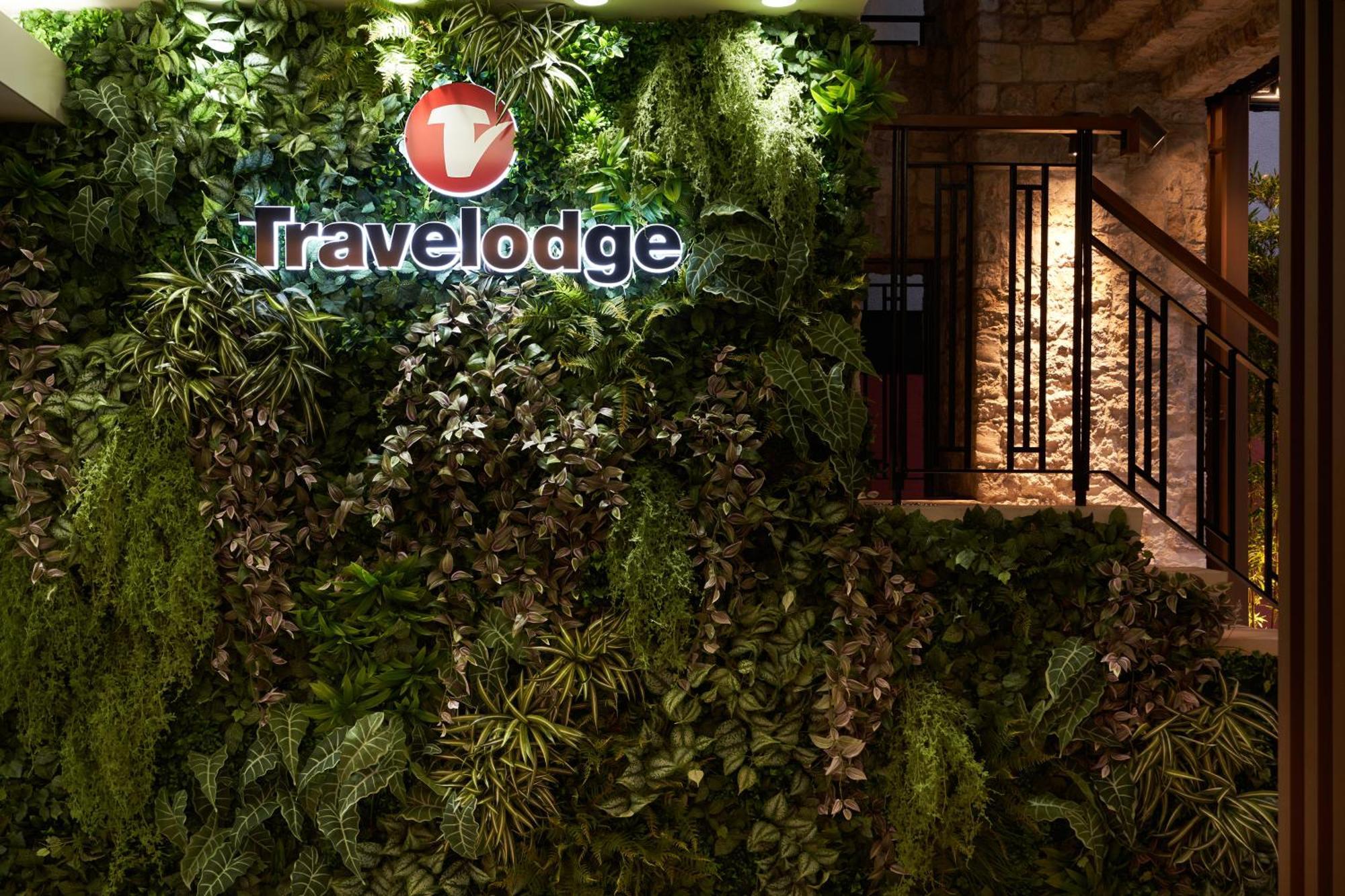 Travelodge Honmachi Осака Екстериор снимка